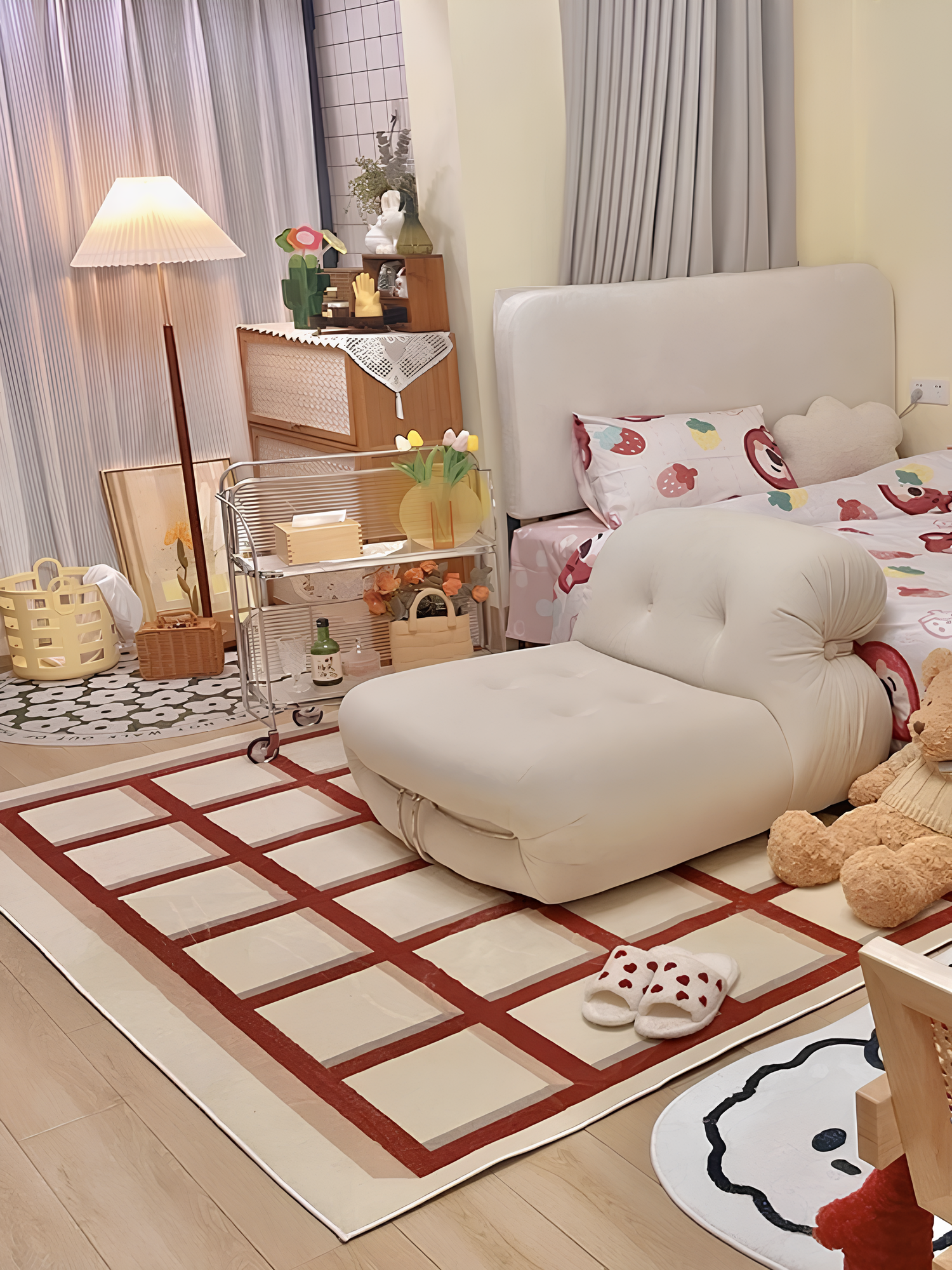 Tapis blanc avec des carreaux rouges